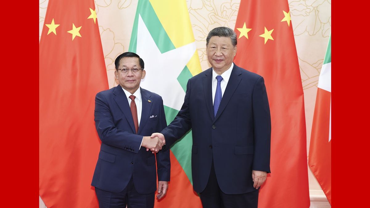 习近平会见缅甸代总统敏昂莱