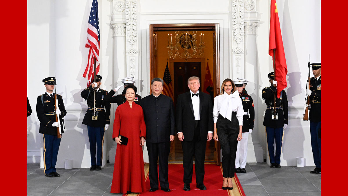 习近平和彭丽媛出席特朗普总统夫妇举行的欢迎国宴